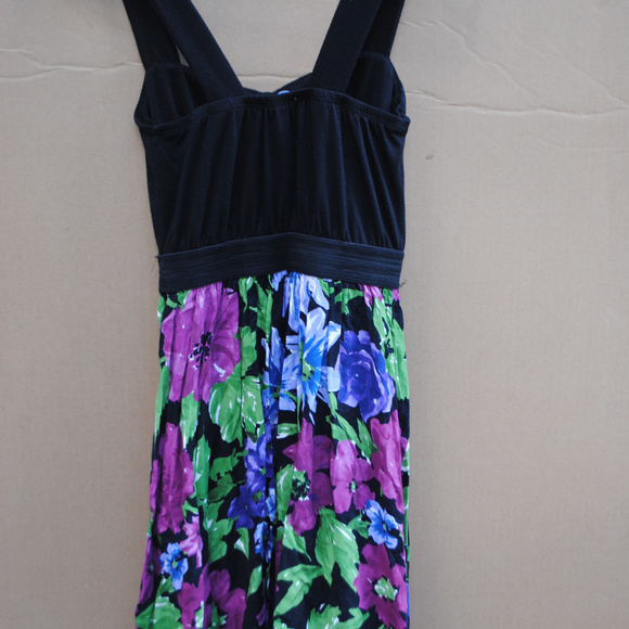 dELias Small black flower dress - Picture 4 of 4